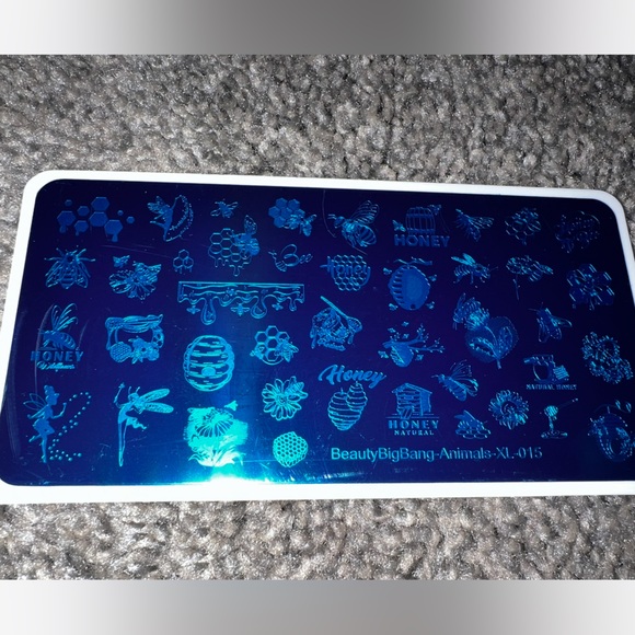 $5 BEE NAIL STAMPING PLATE. STAINLESS STEEL WITH PLASTIC BASE. NEW. $5 IF BUND - Picture 5 of 16